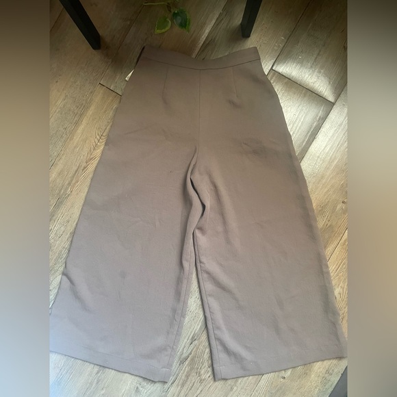 Aritzia Wilfred wide leg cropped trousers, size 0 - Picture 3 of 4